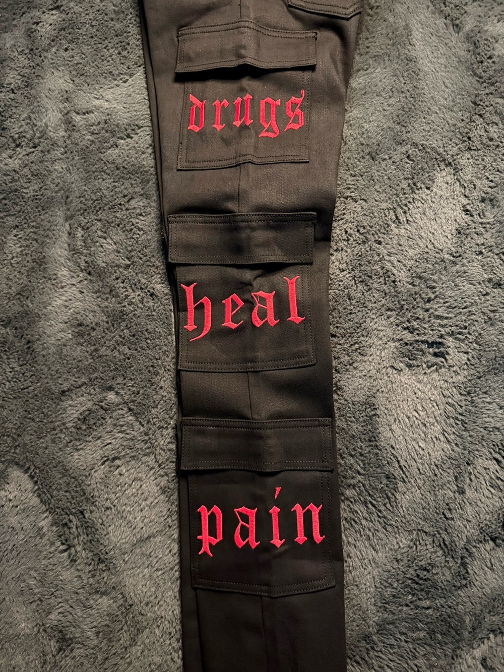 GOLDEN DENIM Drugs Heal Pain Cargo Stacked Black Pants Size 28